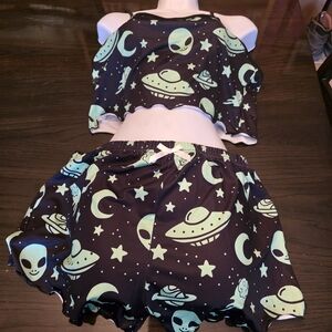 Black and Green Alien Print Pajama Set Size Xl